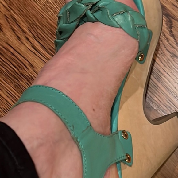 Cute colorful platform sandals. - Picture 5 of 9